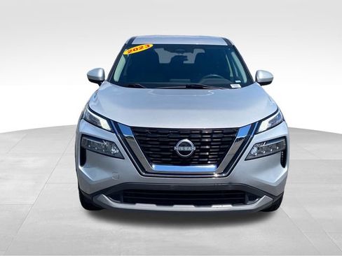 Used 2023 Nissan Rogue SV FWD image 2