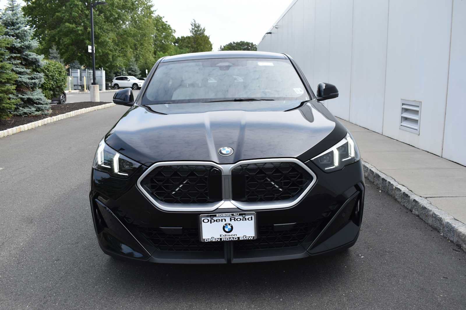 Used 2026 BMW X2 xDrive28i w/ Technology Package AWD/4WD image 2