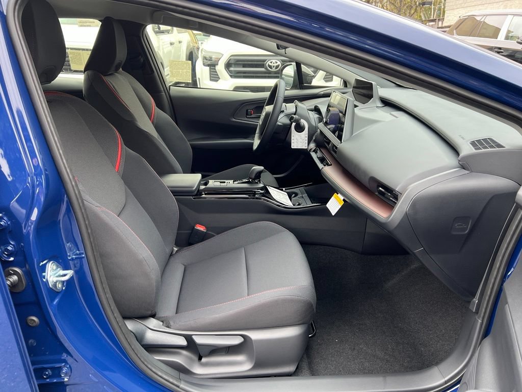 New 2027 Toyota Prius Plug-In Hybrid FWD image 16