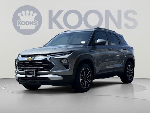 Used 2025 Chevrolet TrailBlazer LT AWD/4WD image 1