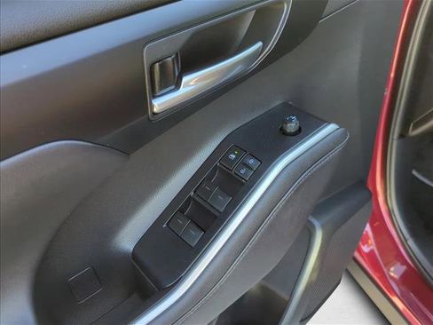 Used 2020 Toyota Highlander XLE image 11