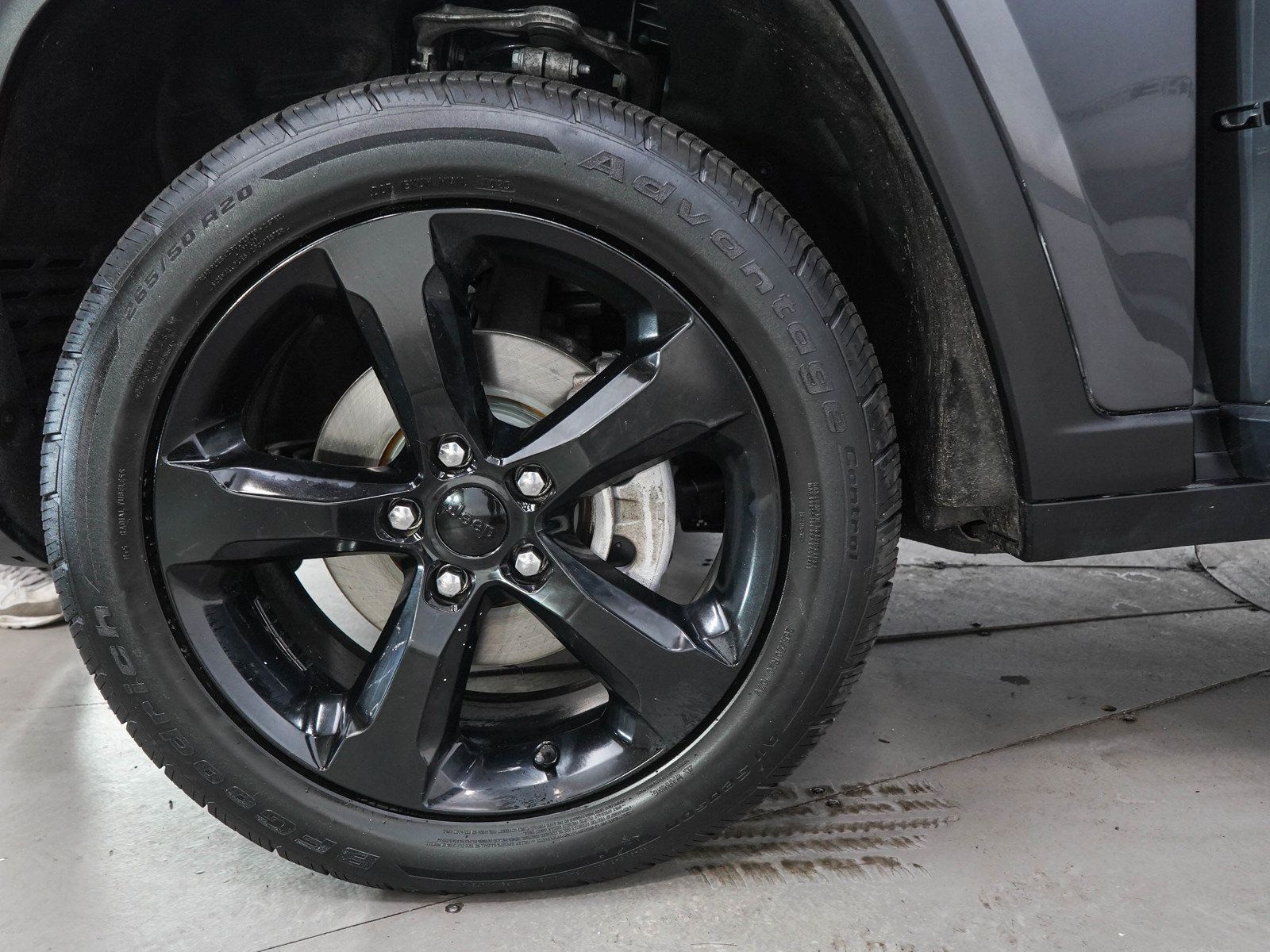 Used 2023 Jeep Grand Cherokee Altitude AWD/4WD image 29