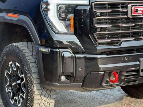 Used 2025 GMC Sierra 2500 AT4X AWD/4WD image 5