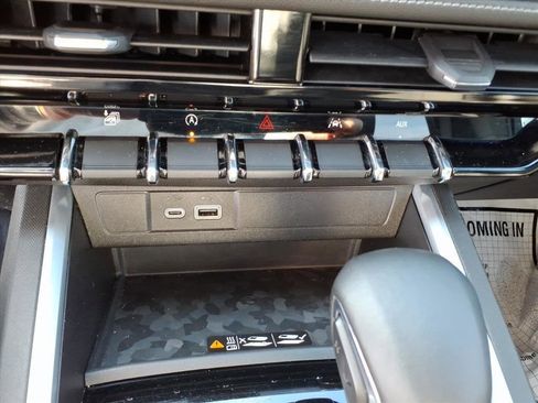 Used 2023 Chevrolet Colorado LT w/ LT Convenience Package II image 24