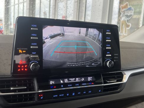 Certified 2024 Toyota Sienna XLE image 31