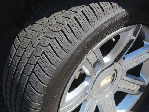 Used 2020 Cadillac Escalade Luxury RWD image 13