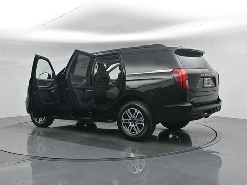 Used 2025 Ford Expedition Active RWD image 37