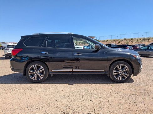 Used 2020 Nissan Pathfinder Platinum image 5