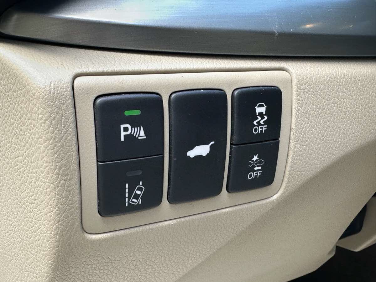 Used 2017 Acura RDX w/ Advance Package FWD image 28