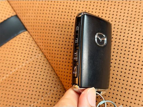 Used 2025 MAZDA CX-70 3.3 Turbo S w/ Premium Plus image 39