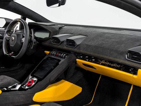 Used 2024 Lamborghini Huracan Sterrato image 33