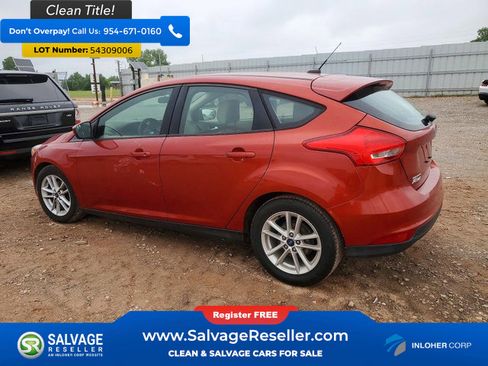 Used 2018 Ford Focus SE FWD image 3