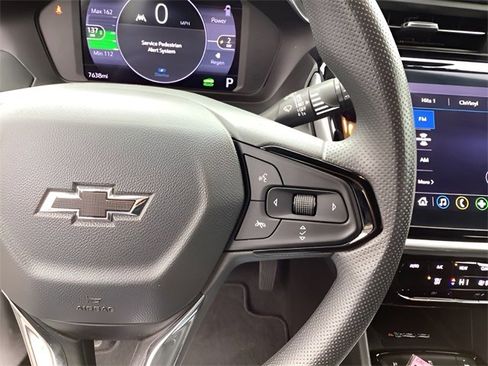 Used 2022 Chevrolet Bolt EUV LT w/ Driver Confidence Package image 22