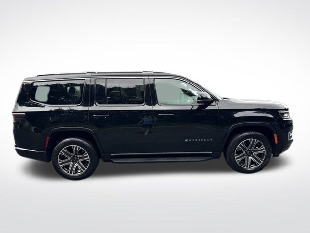Used 2025 Jeep Wagoneer 4WD w/ Premium Group I image 10