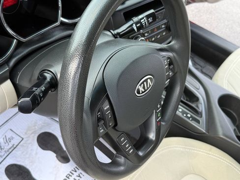 Used 2011 Kia Optima LX FWD image 9