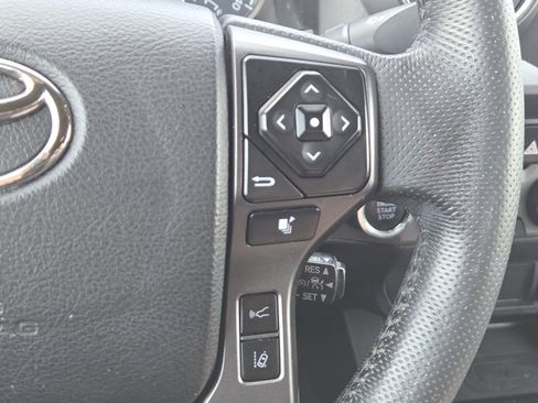 Used 2021 Toyota Tacoma TRD Off-Road AWD/4WD image 7