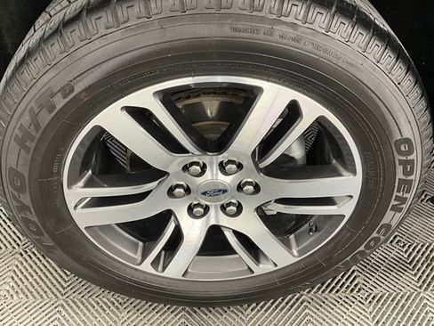 Used 2024 Ford Expedition Limited AWD/4WD image 32