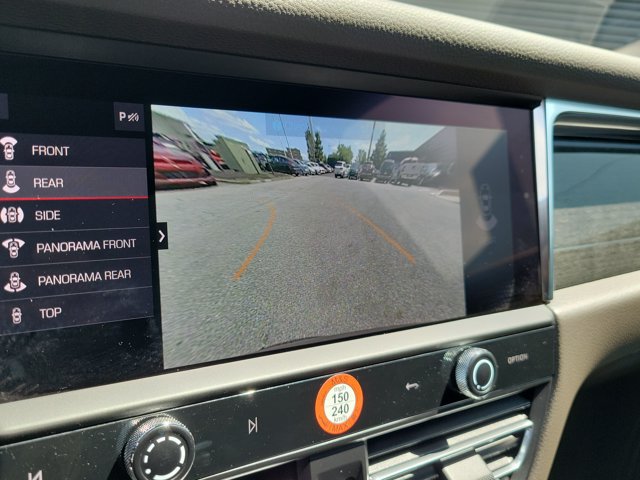 Certified 2026 Porsche Macan Turbo AWD/4WD image 33