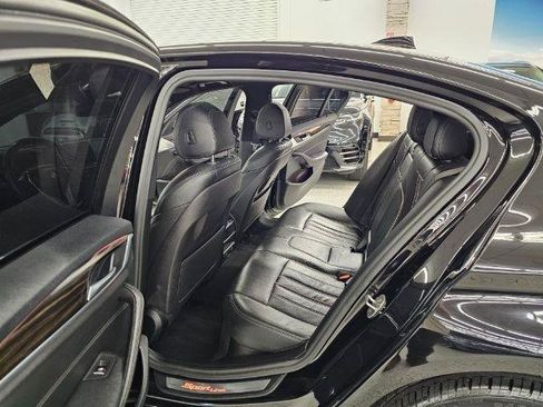 Used 2019 BMW 530i xDrive w/ Convenience Package AWD/4WD image 9