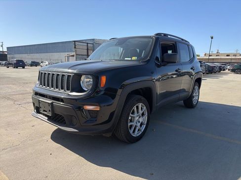 Used 2022 Jeep Renegade Sport w/ Sport Appearance Group image 1