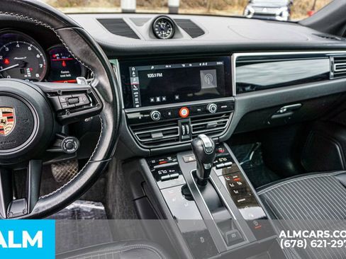 Used 2023 Porsche Macan Turbo image 32