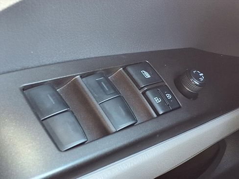 Used 2022 Toyota Camry LE image 21