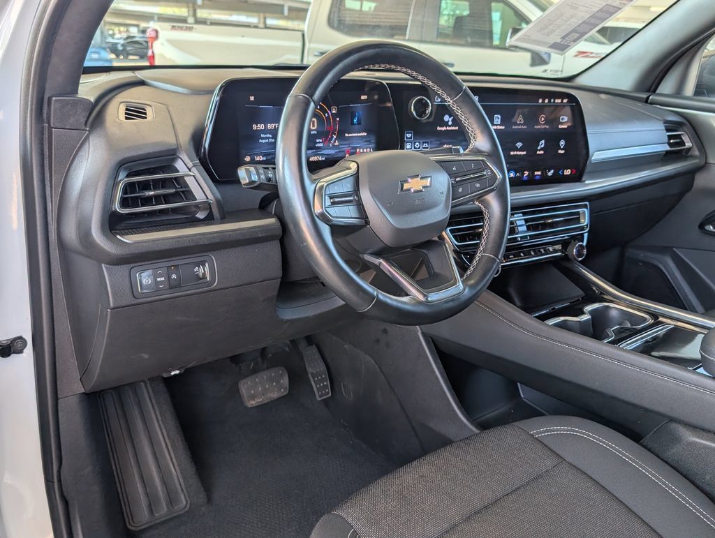 Used 2024 Chevrolet Traverse LT FWD image 4