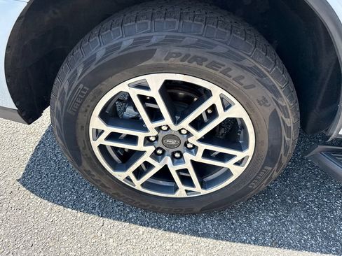 Used 2025 Ford Expedition Active AWD/4WD image 17