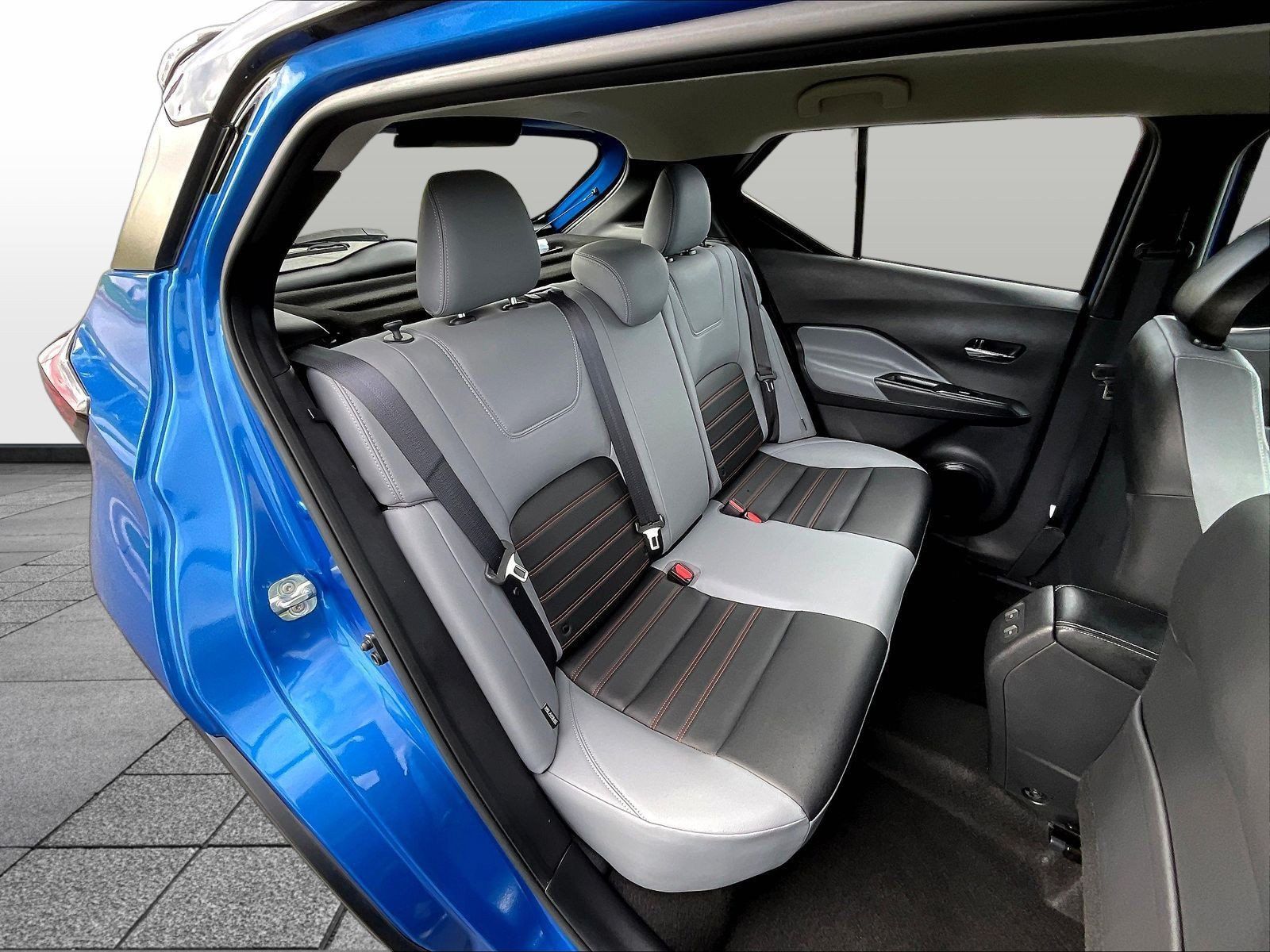 Certified 2024 Nissan Kicks SR w/ SR Premium Package FWD image 28