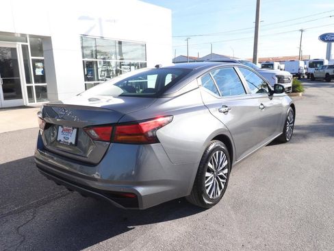 Used 2025 Nissan Altima 2.5 SV image 13