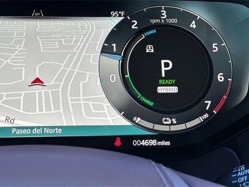 Certified 2025 Land Rover Range Rover Sport Dynamic SE image 27