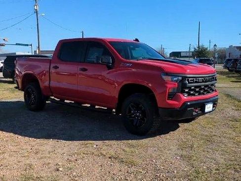 New 2026 Chevrolet Silverado 1500 Custom Trail Boss w/ LPO, Dark Essentials Package AWD/4WD image 2