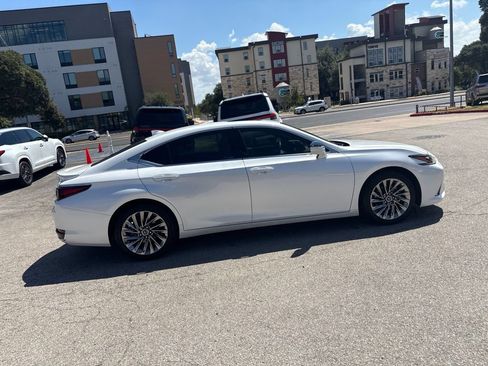 Used 2024 Lexus ES 300h Ultra Luxury FWD image 6