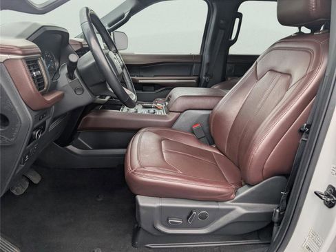 Used 2024 Ford Expedition Limited AWD/4WD image 9