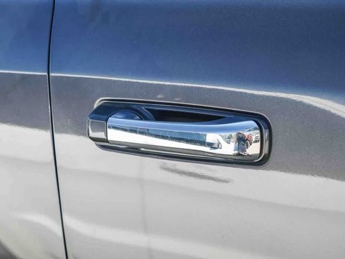 Used 2017 RAM 2500 Laramie AWD/4WD image 9