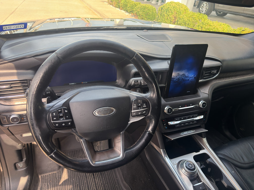 Used 2020 Ford Explorer Platinum w/ Premium Technology Package AWD/4WD image 11