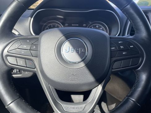 Used 2019 Jeep Cherokee Trailhawk w/ Comfort/Convenience Group image 17