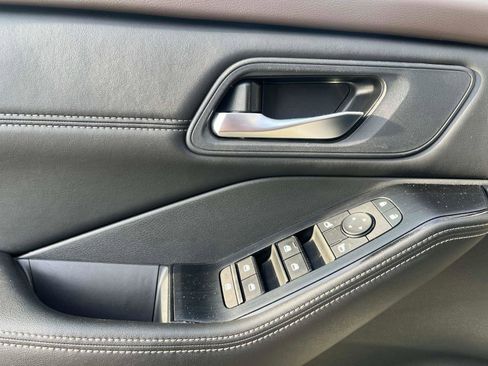 Certified 2023 Nissan Rogue SV w/ SV Premium Package image 19