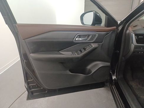 Used 2023 Nissan Rogue Platinum w/ Platinum Premium Package FWD image 15