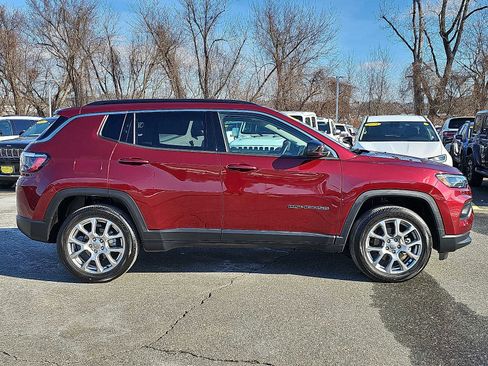 Used 2022 Jeep Compass Latitude w/ Sun and Sound Group image 7