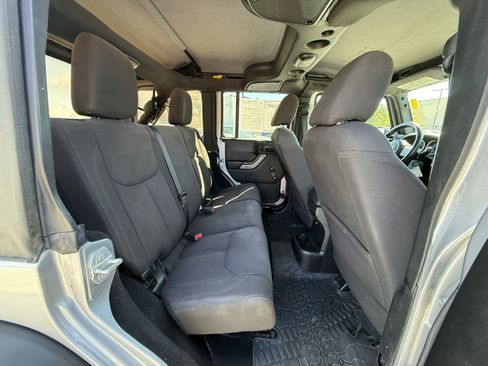 Used 2015 Jeep Wrangler Unlimited Sport image 23