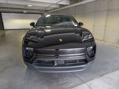 Used 2025 Porsche Macan Electric image 12