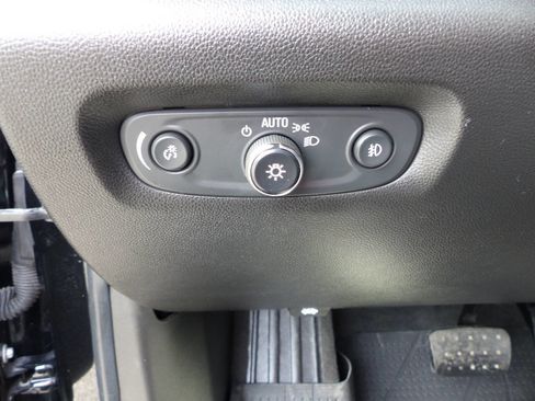Used 2020 Chevrolet Traverse RS FWD image 23