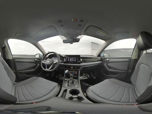 New 2025 Volkswagen Jetta SE image 10