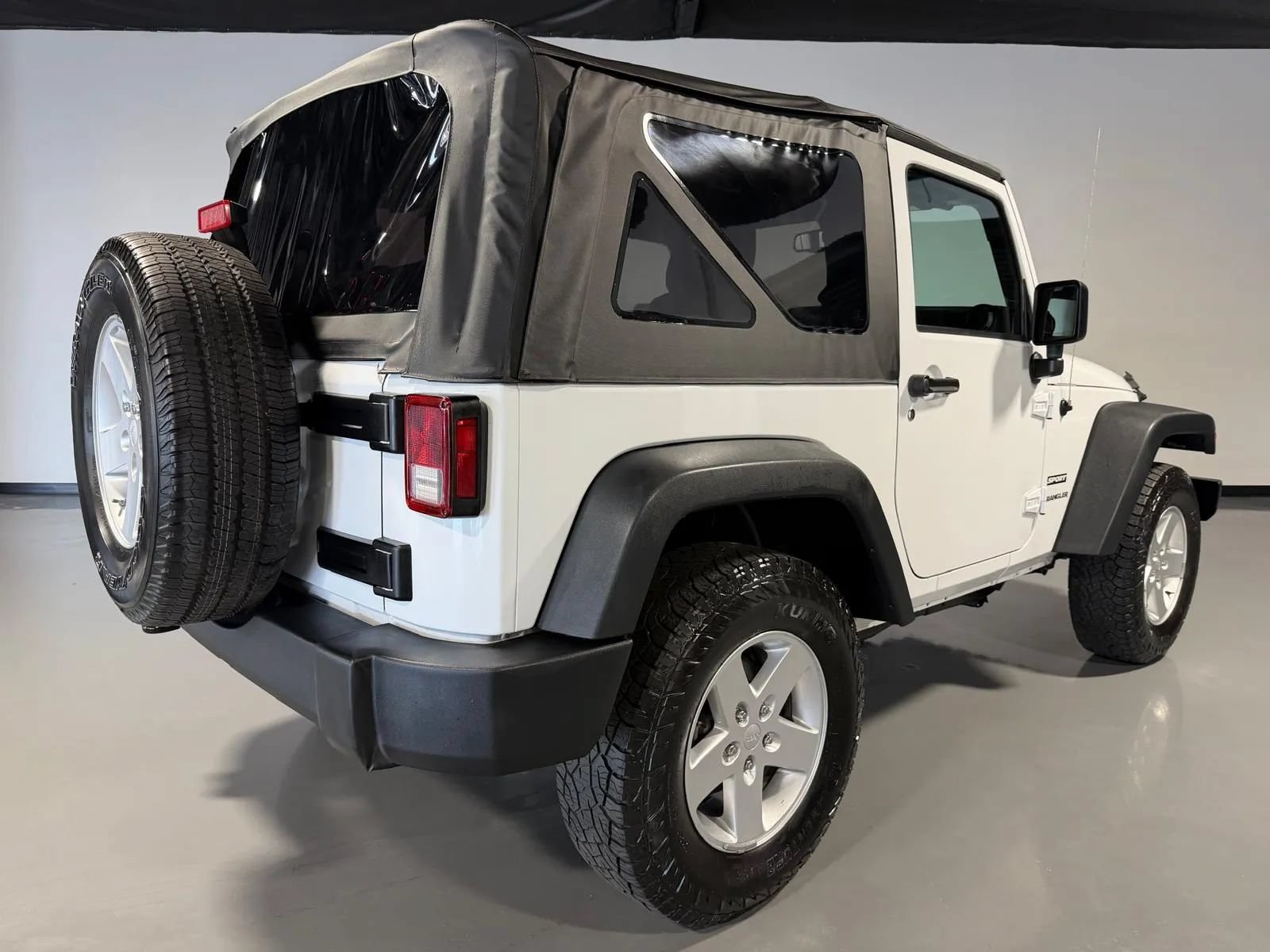 Used 2017 Jeep Wrangler Sport w/ Quick Order Package 24S AWD/4WD image 4