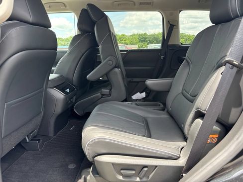 Used 2025 INFINITI QX80 Sensory AWD/4WD image 26