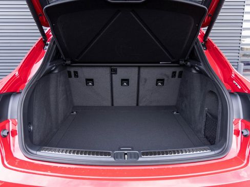 Certified 2025 Porsche Macan image 28