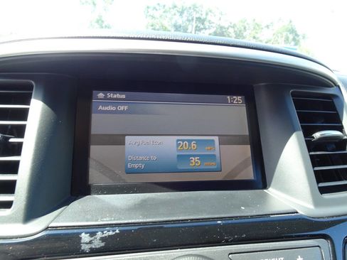 Used 2014 Nissan Pathfinder SV image 23