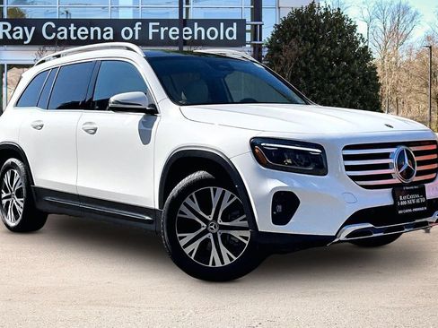 Used 2026 Mercedes-Benz GLB 250 4MATIC image 11