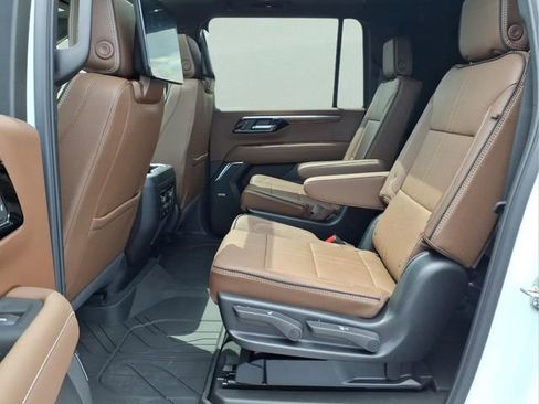New 2026 Chevrolet Suburban High Country AWD/4WD image 19